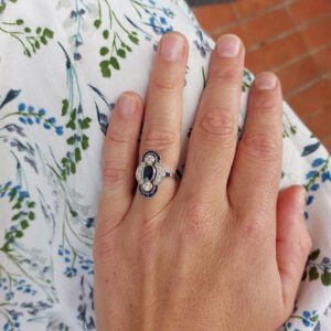 Bague saphir et diamants "Infinita" – Platine 850 – Style Art Déco