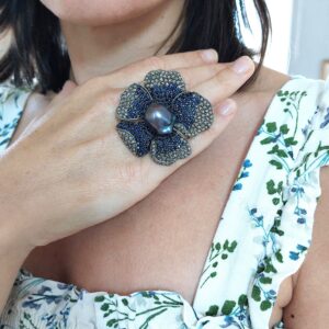 Bague fleur Ipomée, perle de Tahiti, diamants, saphirs