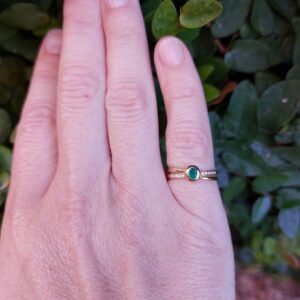 Bague émeraude "Dualis" - émeraude, diamants, or jaune 18k