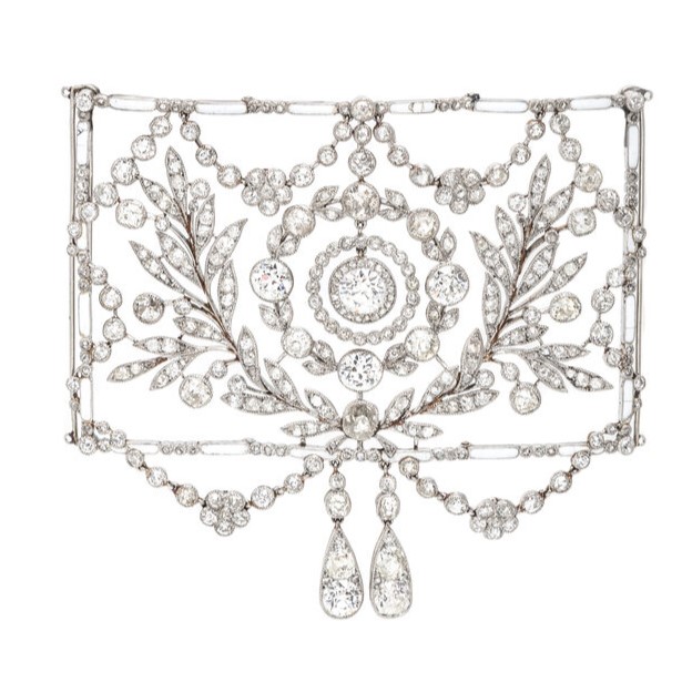 Cartier, "plaque de cou" de style guirlande, vers 1905, diamants et platine. ©Freeman’s