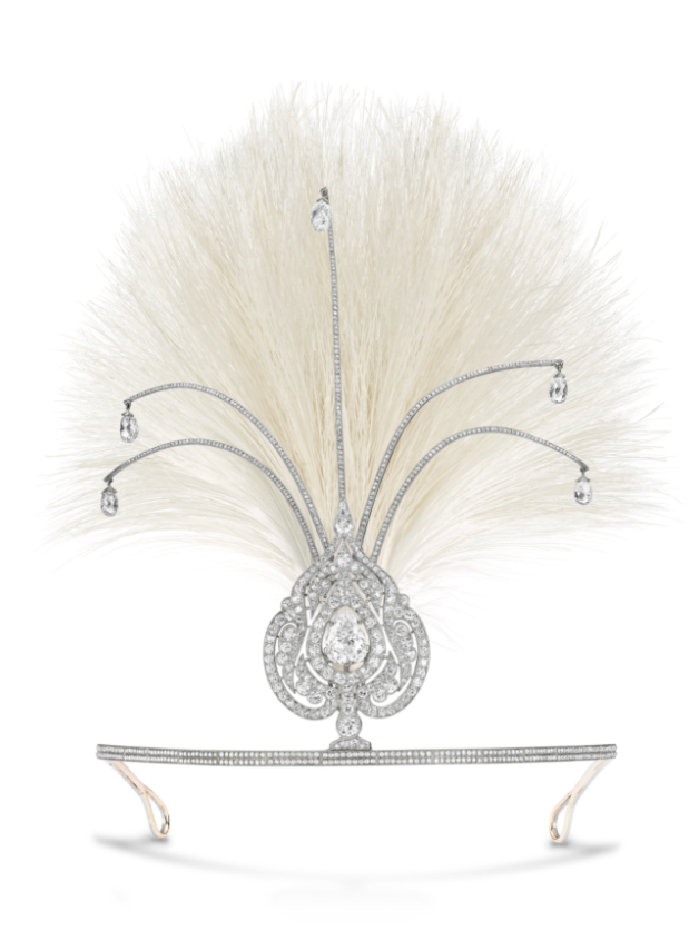 Cartier New York, ornement de tête, vers 1924, platine, or, diamants, plumes, Collection Cartier • © Marian Gérard / Cartier