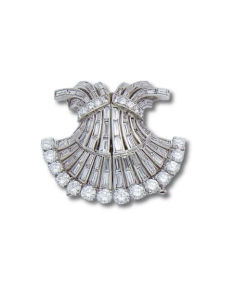 Boucheron, broche double clips des années 1950, platine et diamants, Christie's