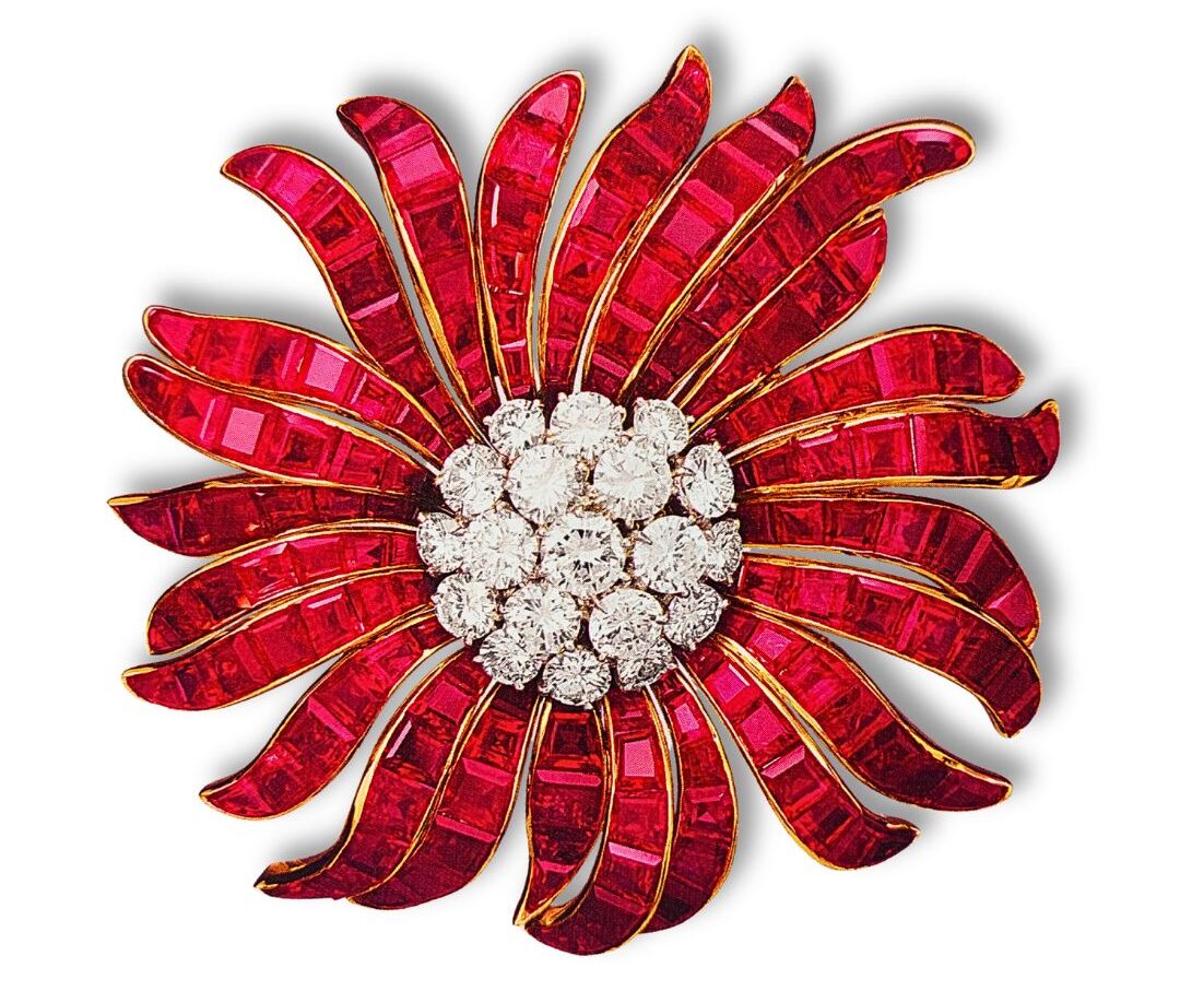 Van Cleef and Arpels, Clip Marguerite, 1964, or, diamants, rubis, coll. VCA