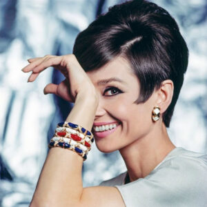 Audrey Hepburn, bracelets émaillés Schlumberger pour Tiffany.