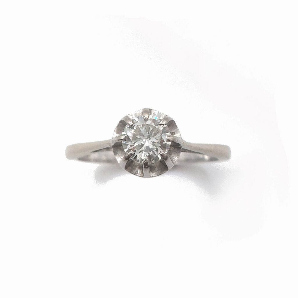 Bague diamant des années 1950 - or gris 18k et serti illusion